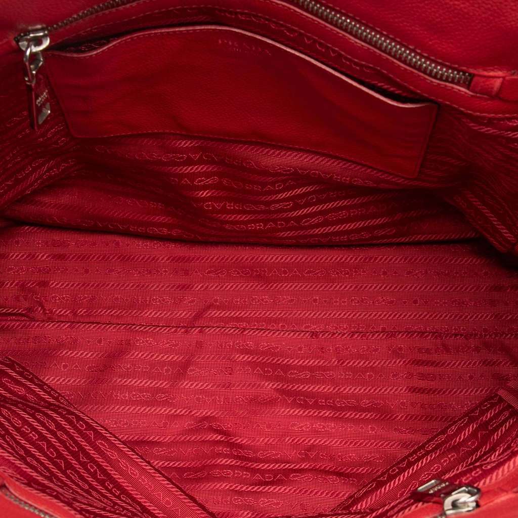Prada Vitello Daino Tote Red Leather Very good condition - Model View