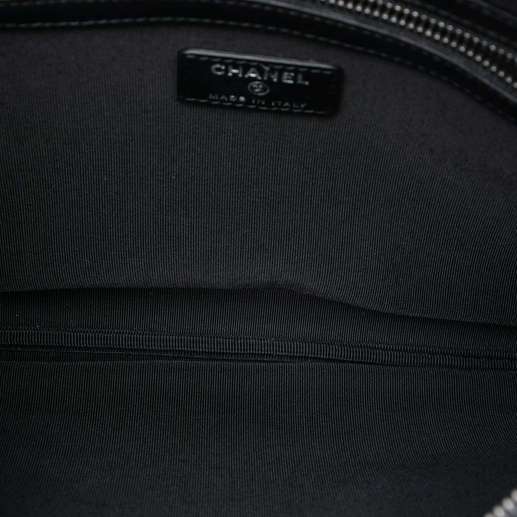 Chanel Medium Canvas La Pausa Zip O Case Clutch Black Canvas Very good condition - Model View