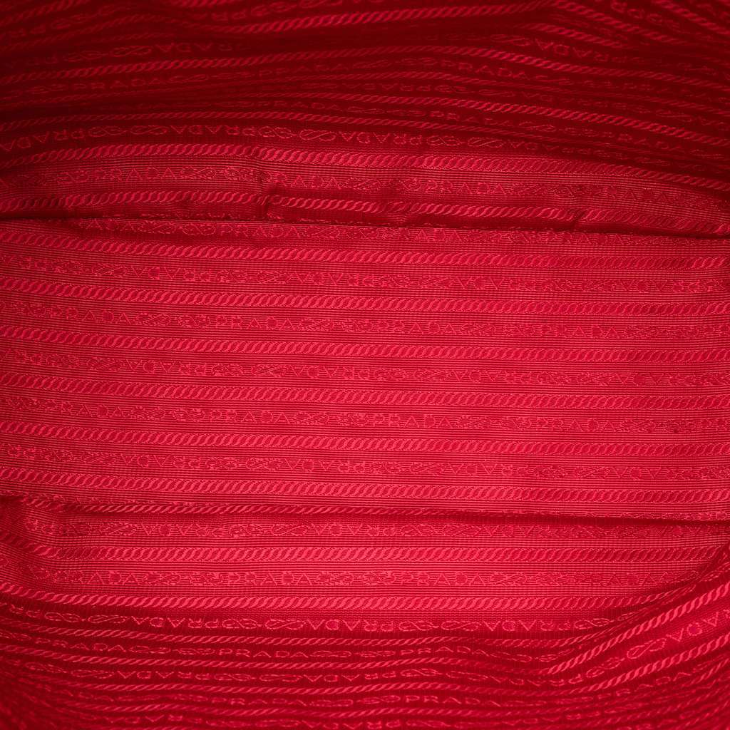 Prada Vitello Daino Side Zip Shopper Tote Red Leather Very good condition - Model View