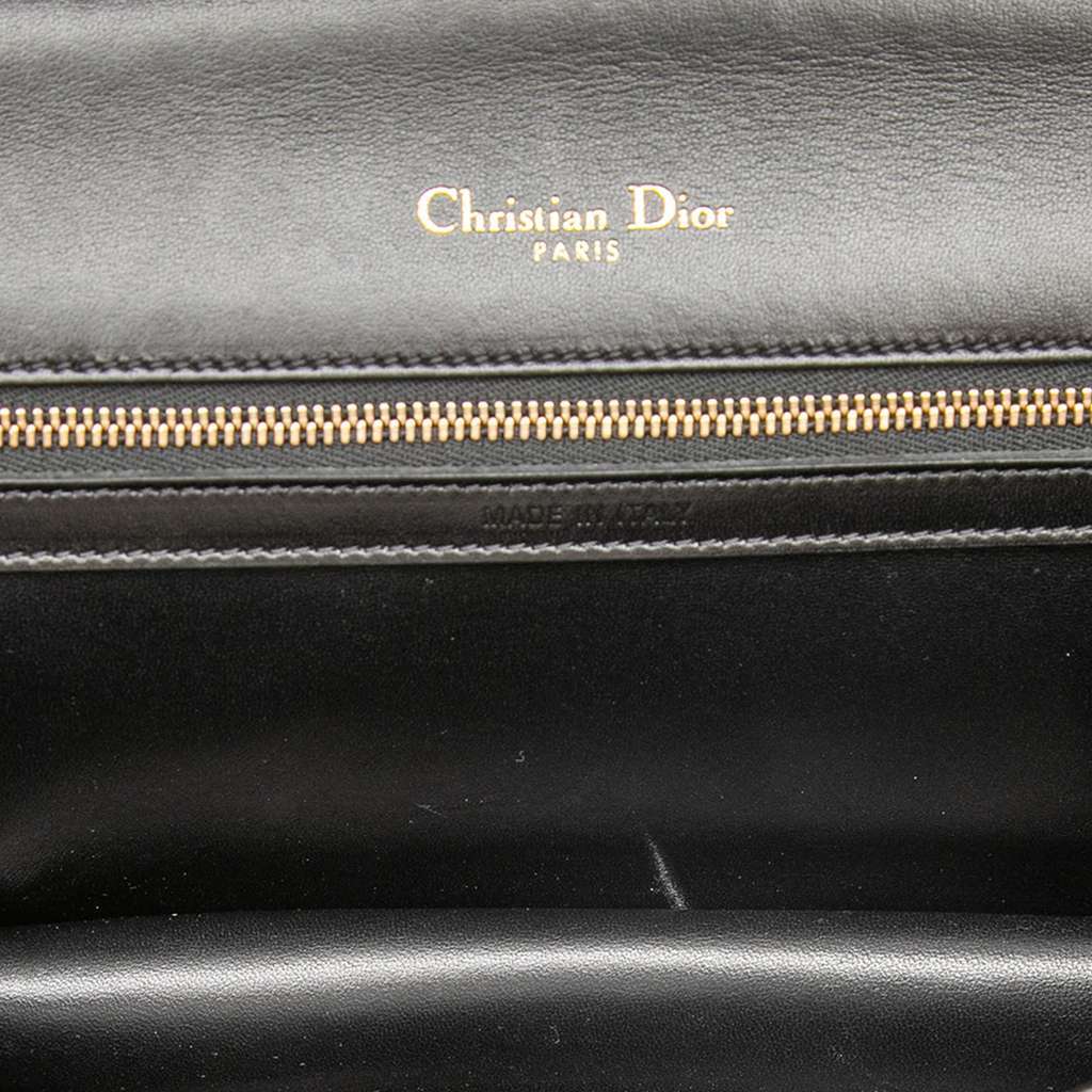 Dior Medium Calfskin Crystal Embroidered Diorama Flap Black Leather Good condition - Model View