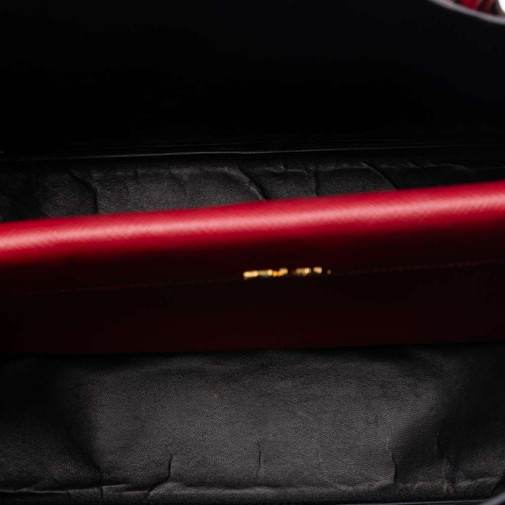 Prada Medium Saffiano Cuir Double Satchel Red Leather Very good condition - Model View