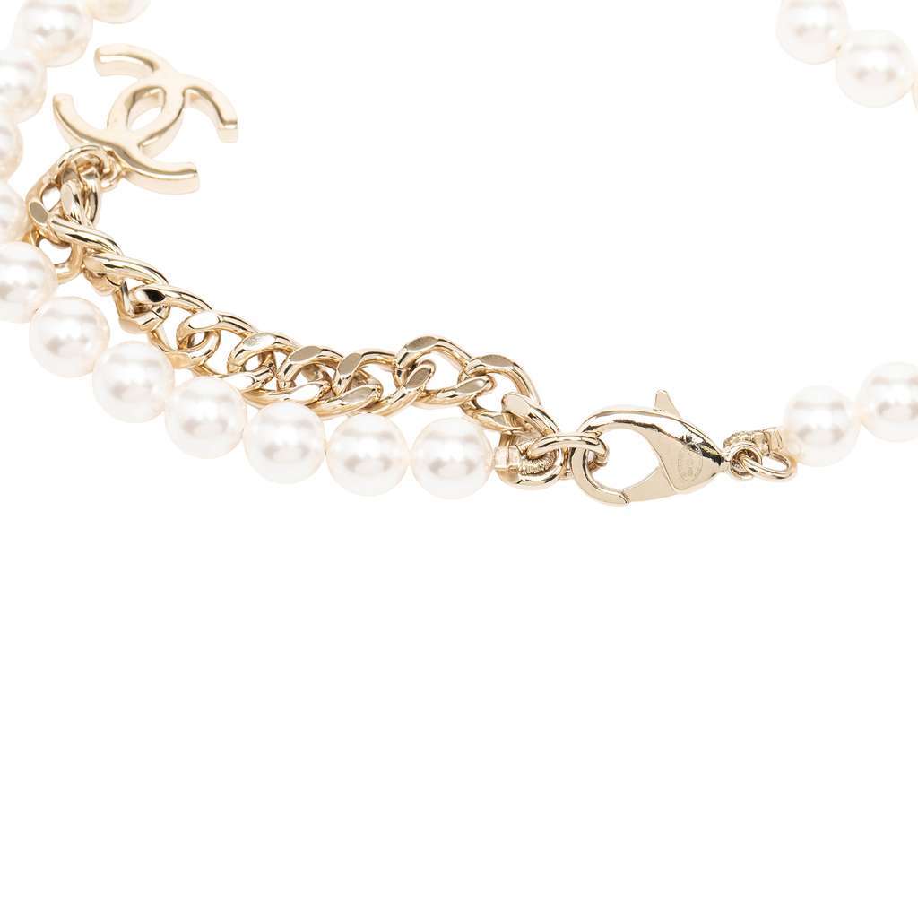 Chanel CC Faux Pearl Necklace White Very good condition - Back View