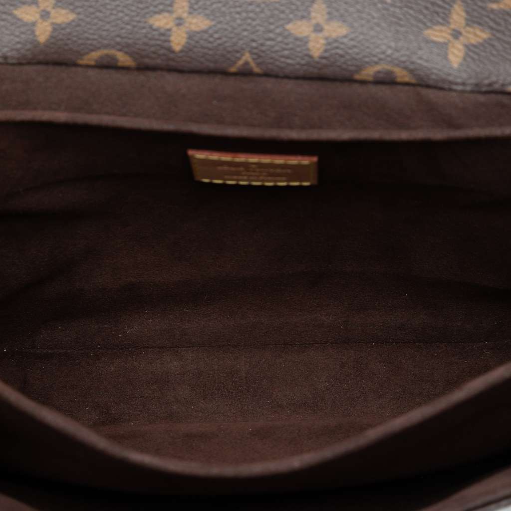 Louis Vuitton Monogram Pochette Metis Brown Very good condition - Model View