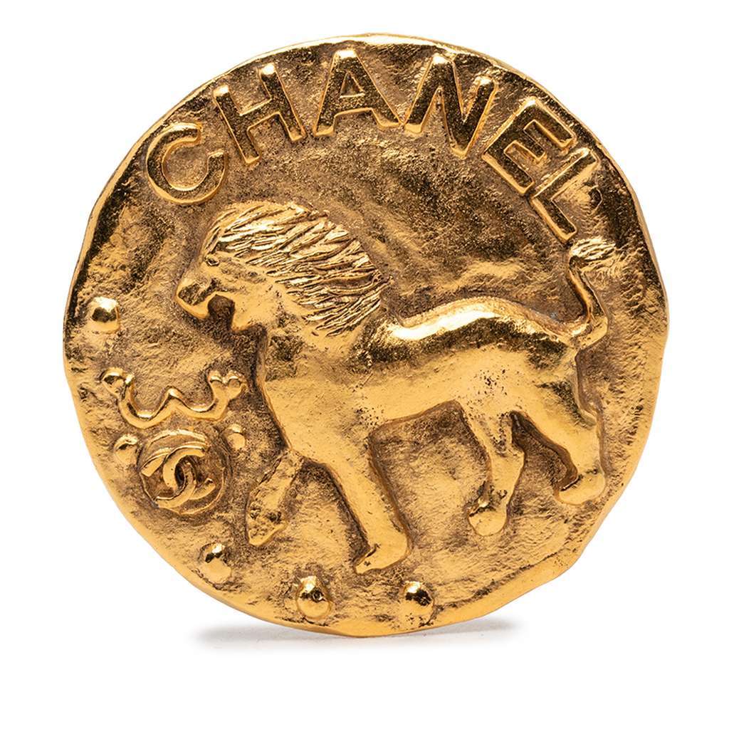 Chanel CC Gold Plated Round Lion Brooch Gold Metal Very good condition - Front View