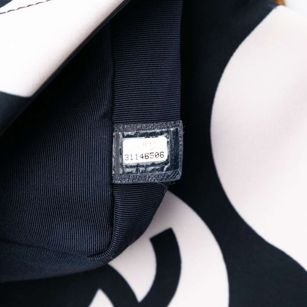 Chanel Medium Printed Silk 19 Flap White Silk Very good condition - Box View