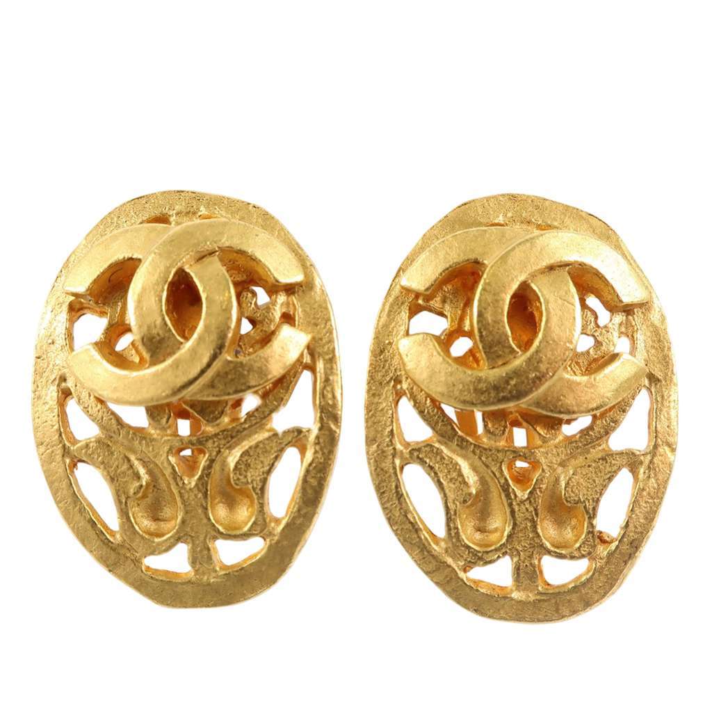Chanel CC Gold Plated Oval Clip On Earrings Gold Metal Very good - Front View