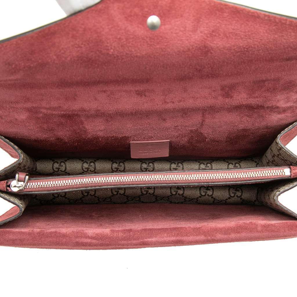 Gucci Medium GG Supreme Blooms Dionysus Shoulder Bag Beige Very good - Model View