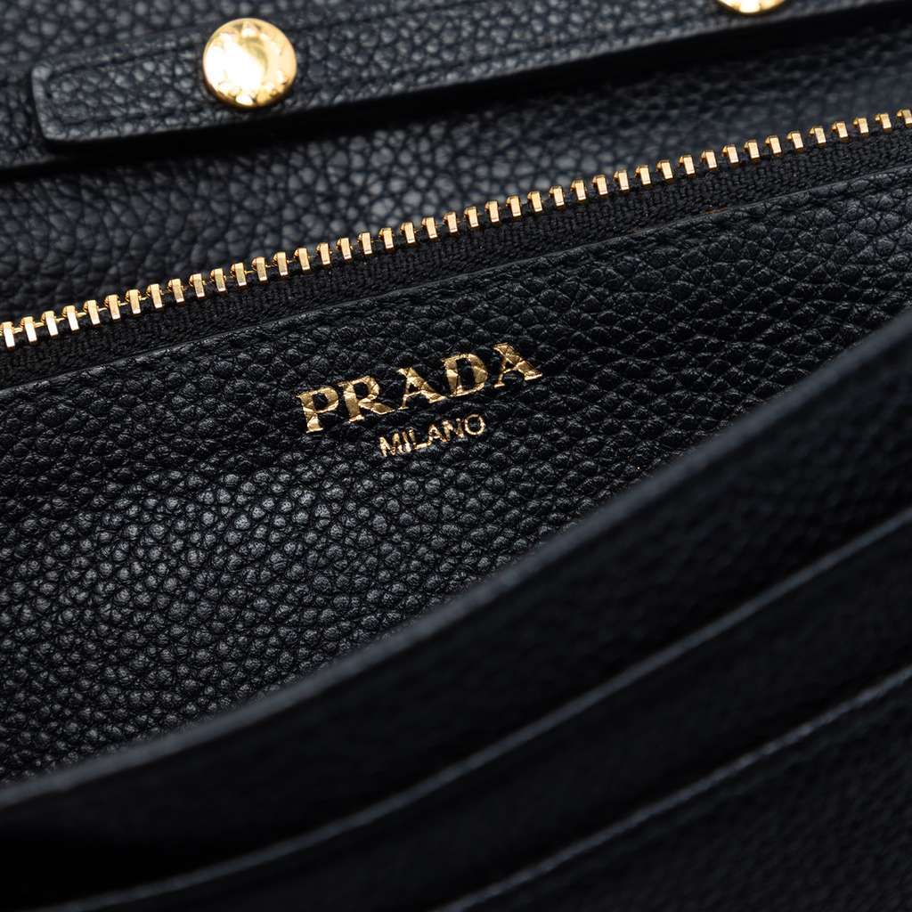 Prada Vitello Daino Wallet On Chain Black Leather Very good condition - Box View