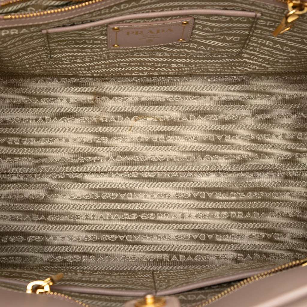 Prada Saffiano Lux Shopping Tote Pink Leather Very good condition - Model View