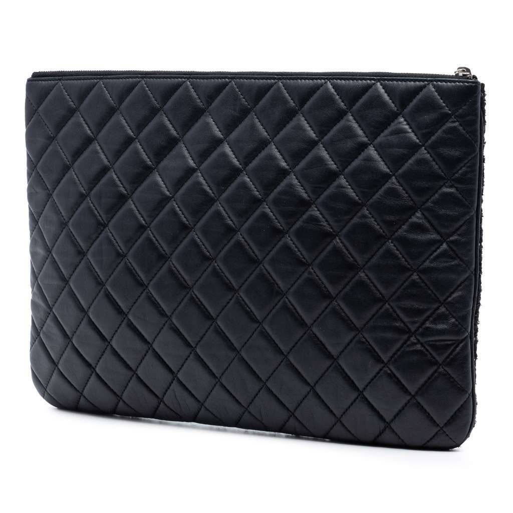 Chanel Large Quilted Tweed and Lambskin Camellia O Case Clutch Black Tweed Very good condition - Back View