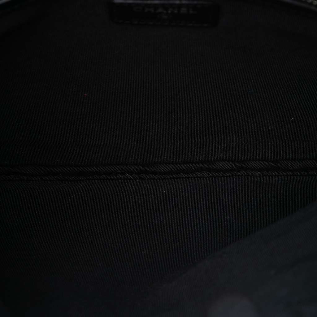 Chanel Medium Quilted Caviar Boy O Case Clutch Black Leather Very good condition - Model View