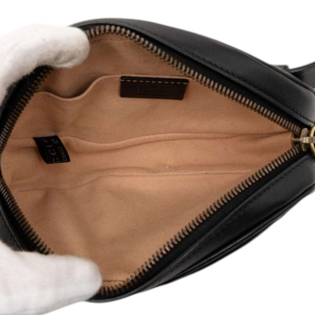Gucci GG Marmont Matelasse Leather Belt Bag Black Leather Very good condition - Model View