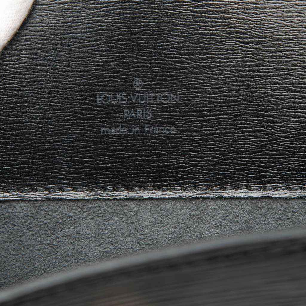 Louis Vuitton Epi Cluny Black Leather Very good condition - Box View