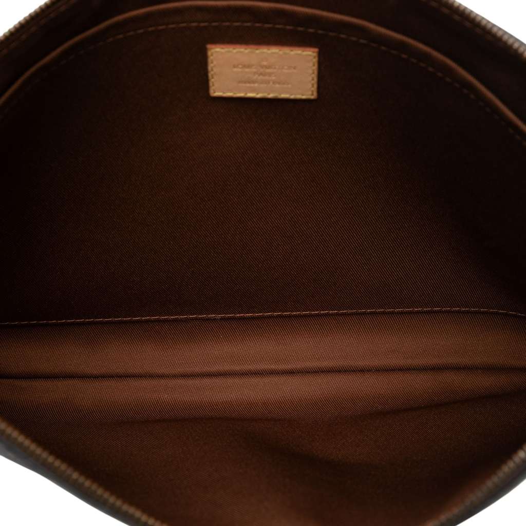 Louis Vuitton Monogram Etui Voyage MM Brown Very good - Model View