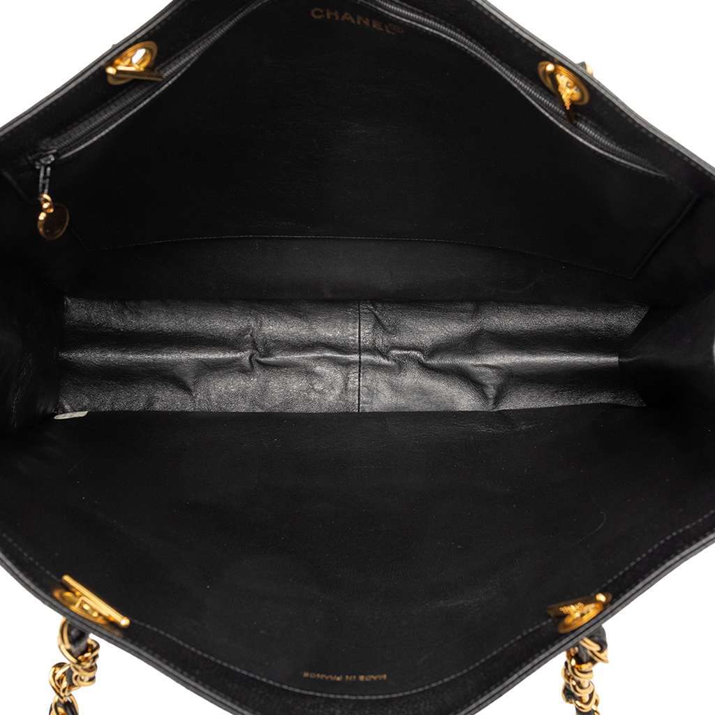 Chanel CC Caviar Chain Tote Black Leather Very good condition - Model View