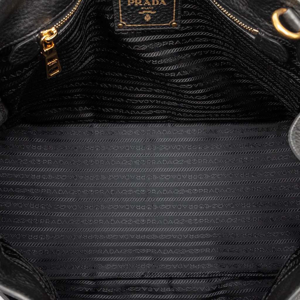 Prada Vitello Daino Open Convertible Tote Black Leather Very good condition - Model View