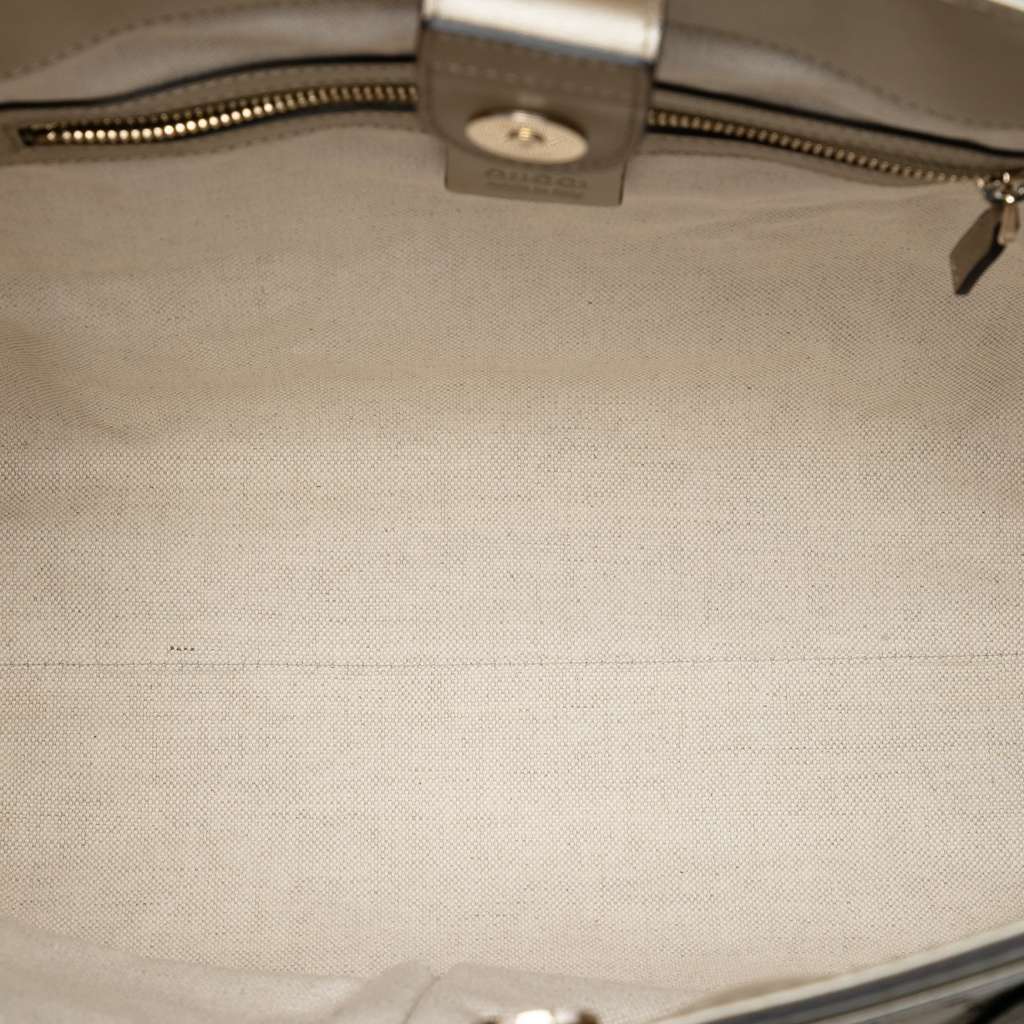 Gucci GG Canvas Mayfair Tote Beige Very good condition - Model View