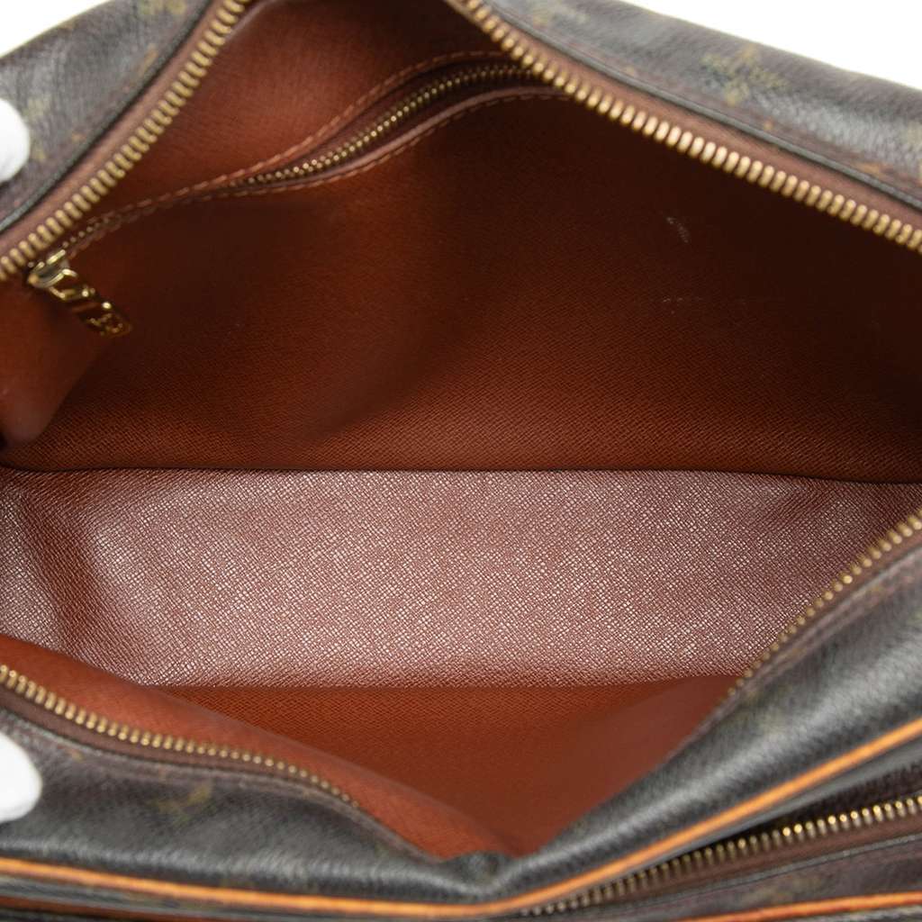 Louis Vuitton Monogram Nil Crossbody Brown Good - Model View