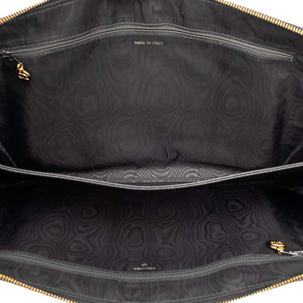 Chanel CC Caviar Documents Portfolio Clutch Black Leather Very good condition - Model View