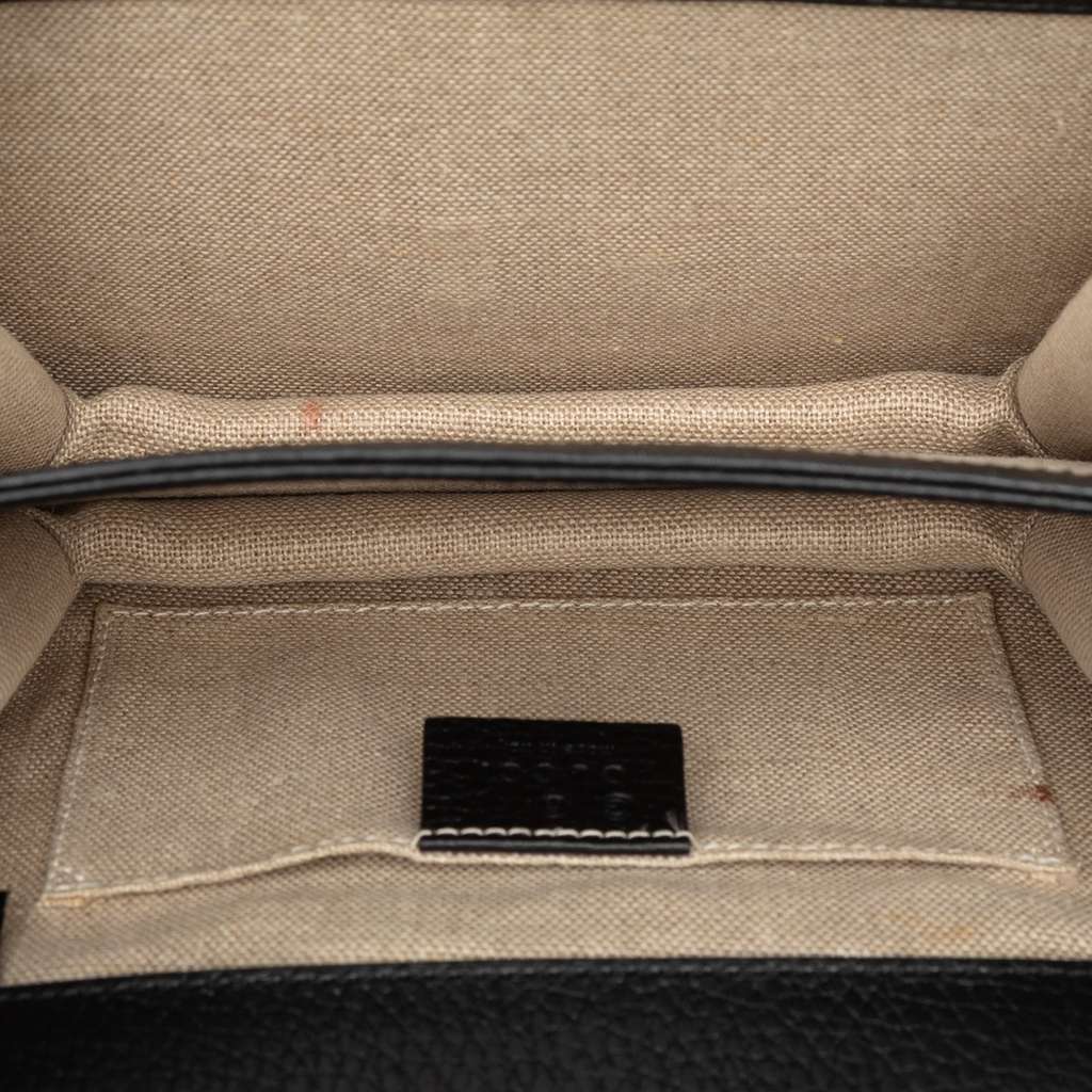 Gucci Small Dollar Calfskin Interlocking G Crossbody Black Leather Very good condition - Model View