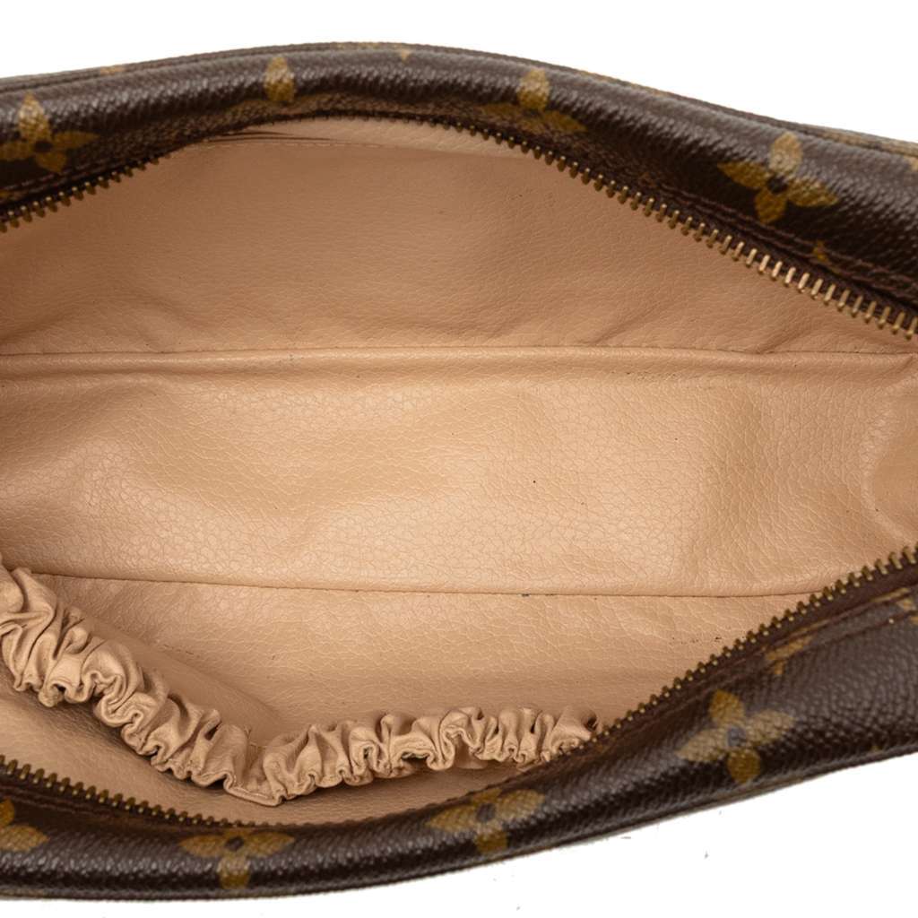 Louis Vuitton Monogram Trousse Toilette 23 Brown Very good - Model View