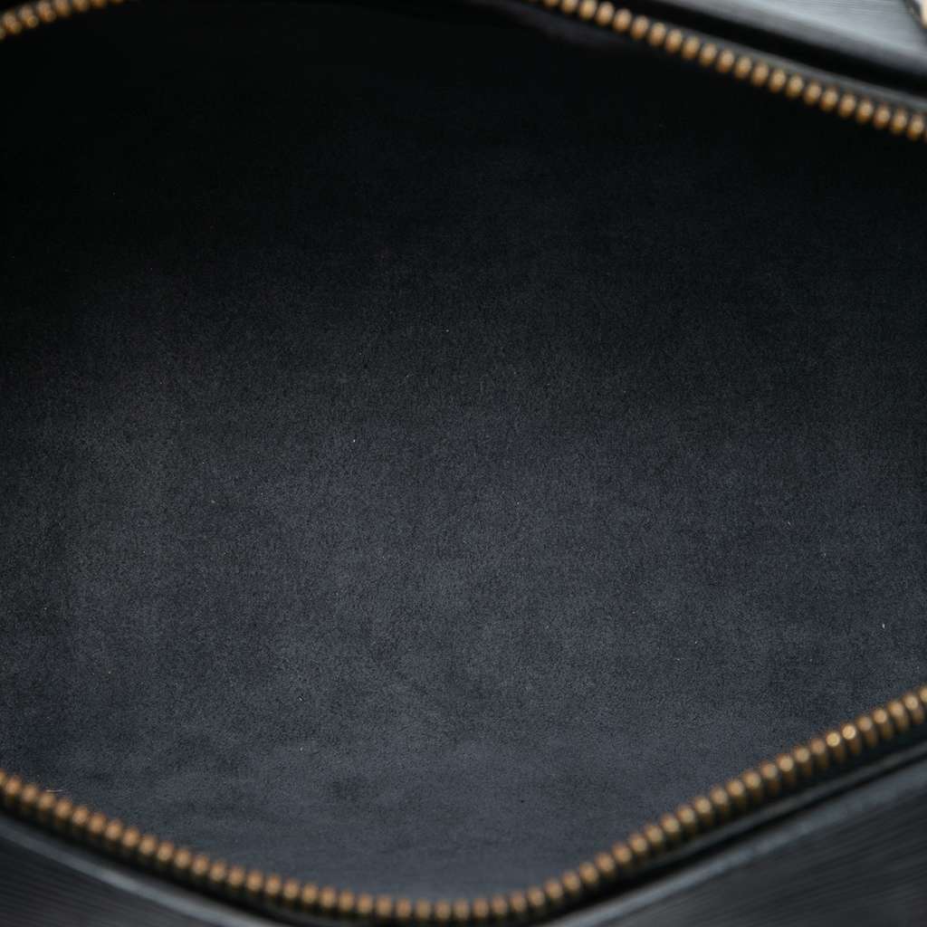 Louis Vuitton Epi Soufflot Black Leather Very good condition - Model View