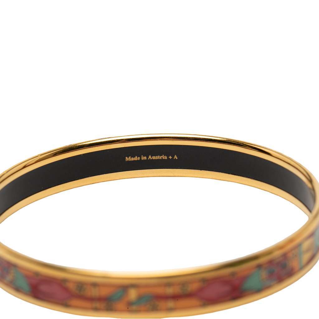 Hermès Narrow Animal Motif Enamel Bangle 62 Gold Very good condition - Model View