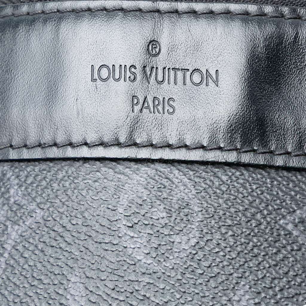 Louis Vuitton Monogram Eclipse Discovery Pochette GM Black Very good condition - Box View