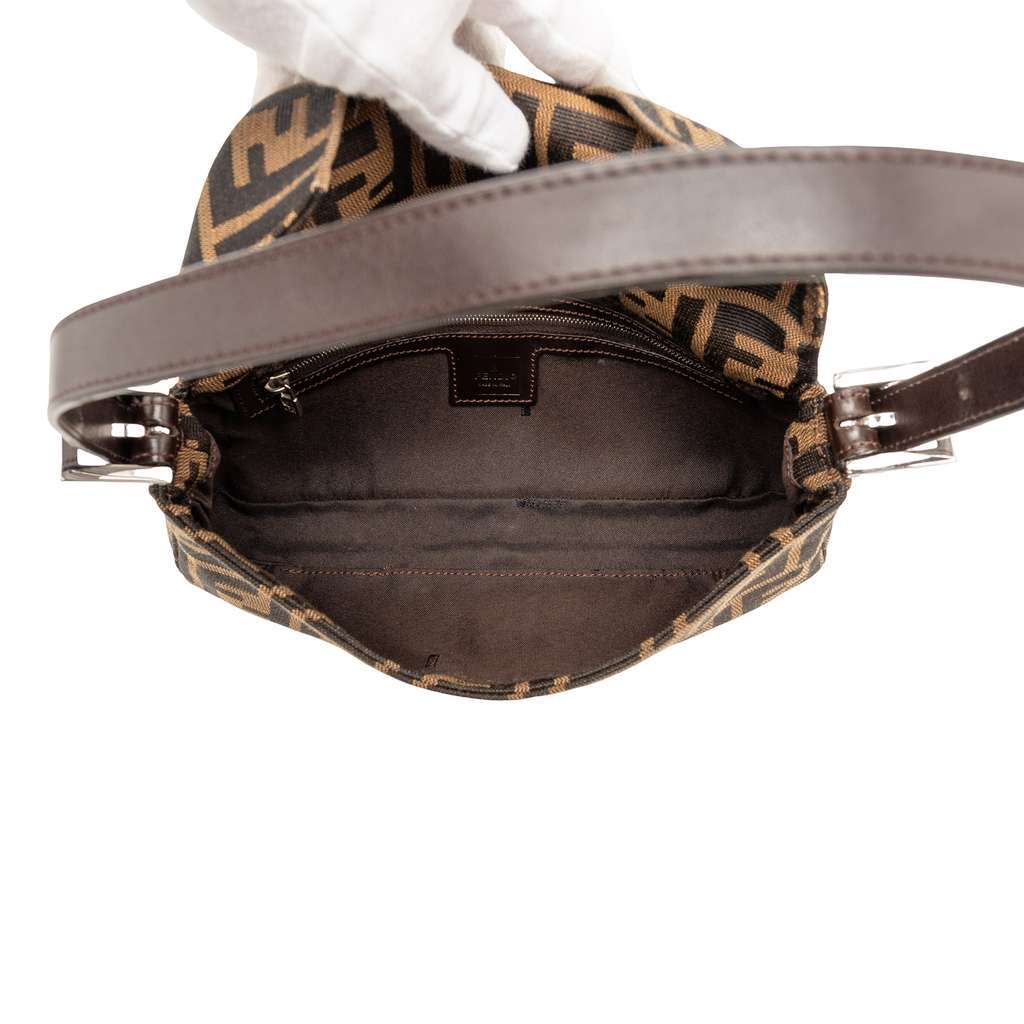 Fendi Zucca Canvas Baguette Brown Canvas Very good condition - Model View