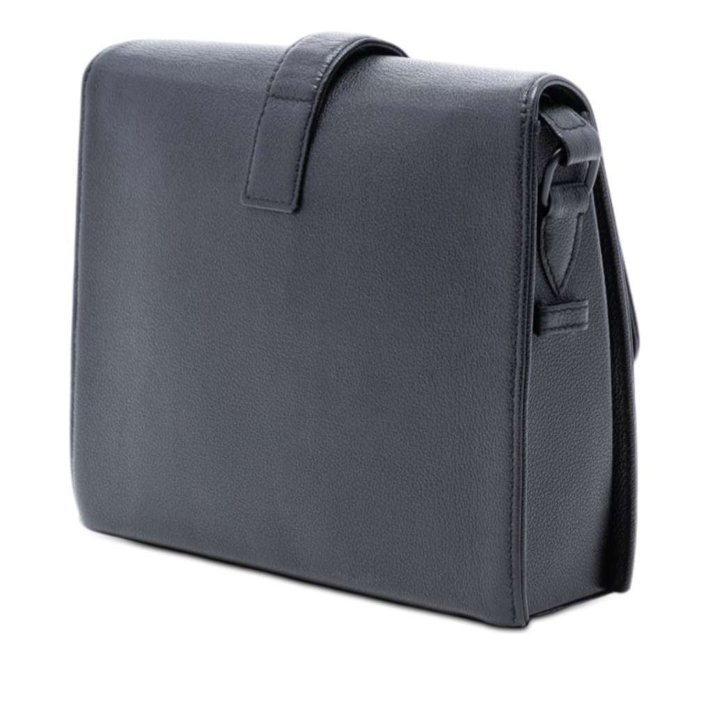 Chanel Grained Calfskin Flap Crossbody Black Leather Very good condition - Back View