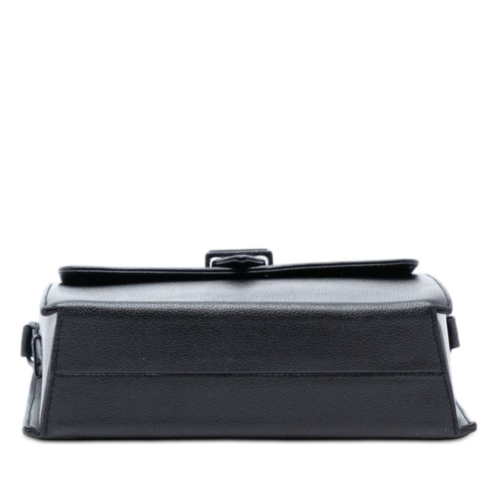 Chanel Grained Calfskin Flap Crossbody Black Leather Very good condition - Inside View