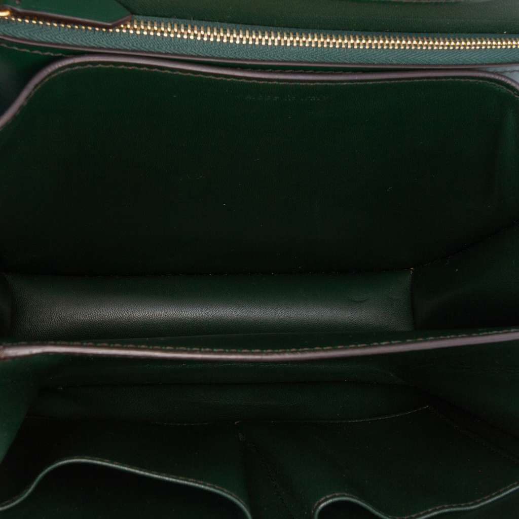 Celine Medium Calfskin Classic Box Green Leather Very good condition - Model View