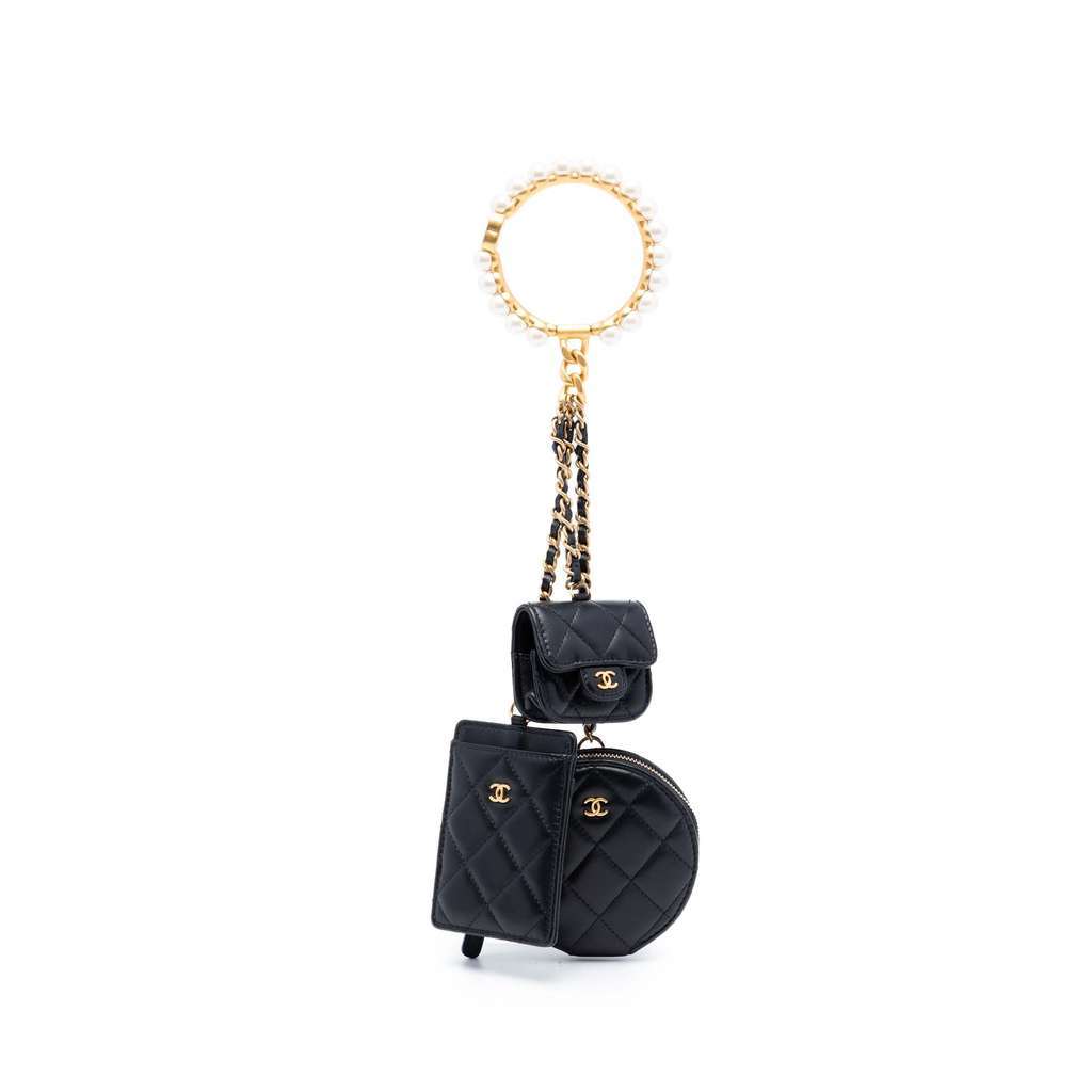 Chanel Quilted Lambskin Pearl Crown CC Wristlet Multi Pouches Black Leather Very good condition - Front View