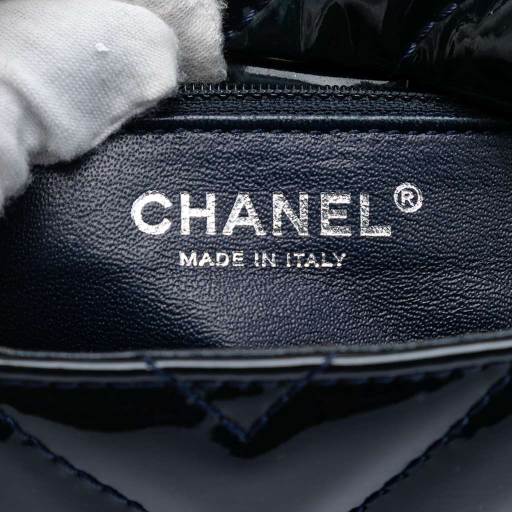 Chanel Small Classic Chevron Patent Single Flap Blue Leather Very good condition - Box View