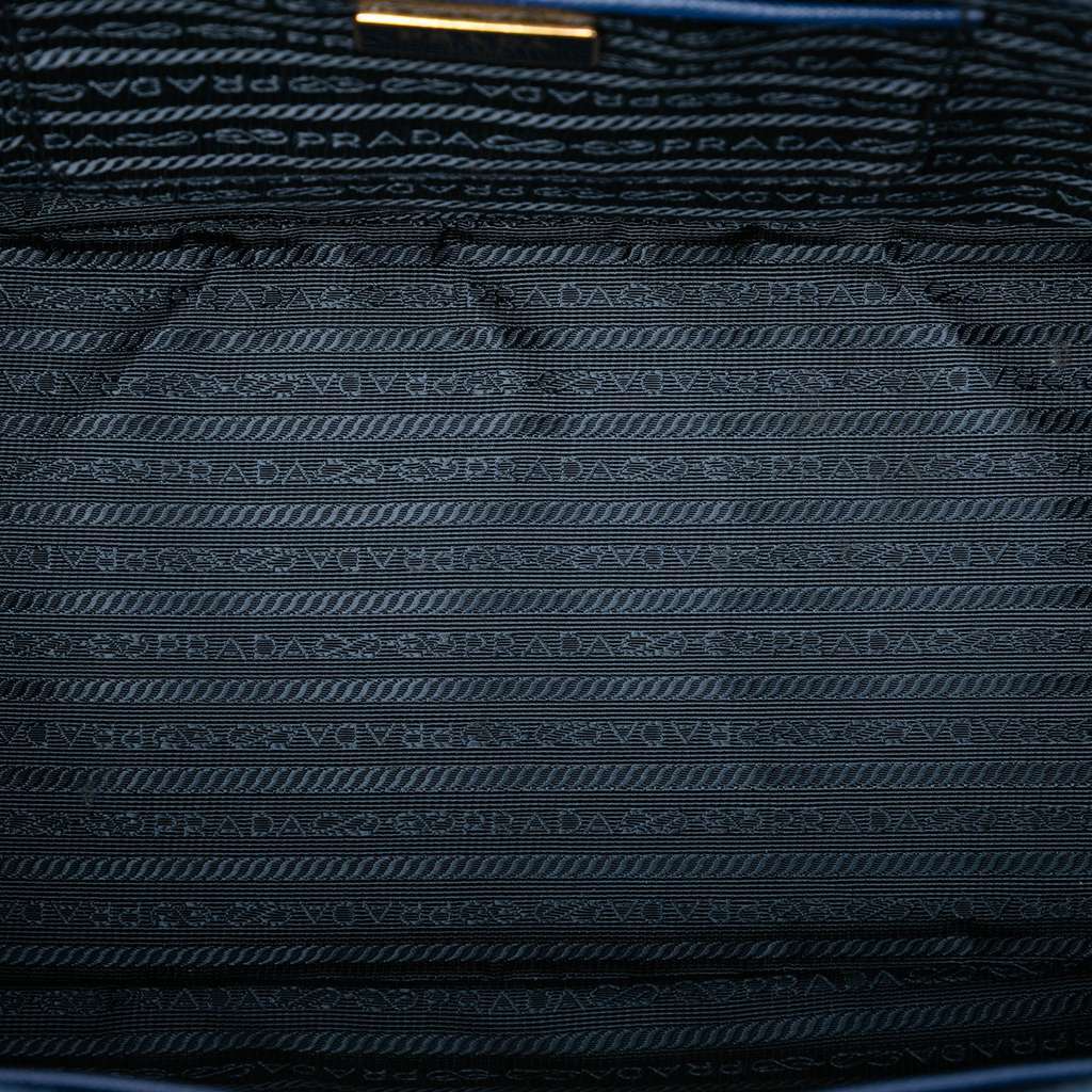 Prada Large Saffiano Lux Galleria Double Zip Tote Blue Leather Very good - Model View