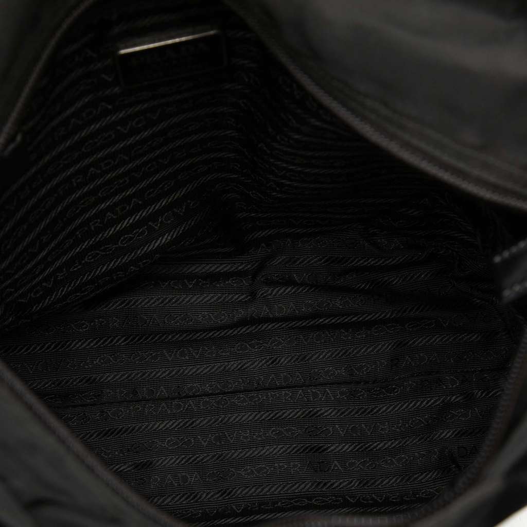 Prada Tessuto Tote Black Very good - Model View