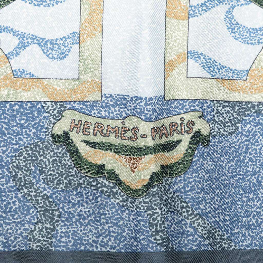 Hermès Alfred De Dreux Peintre du Cheval Silk Scarf Blue Silk Very good - Model View
