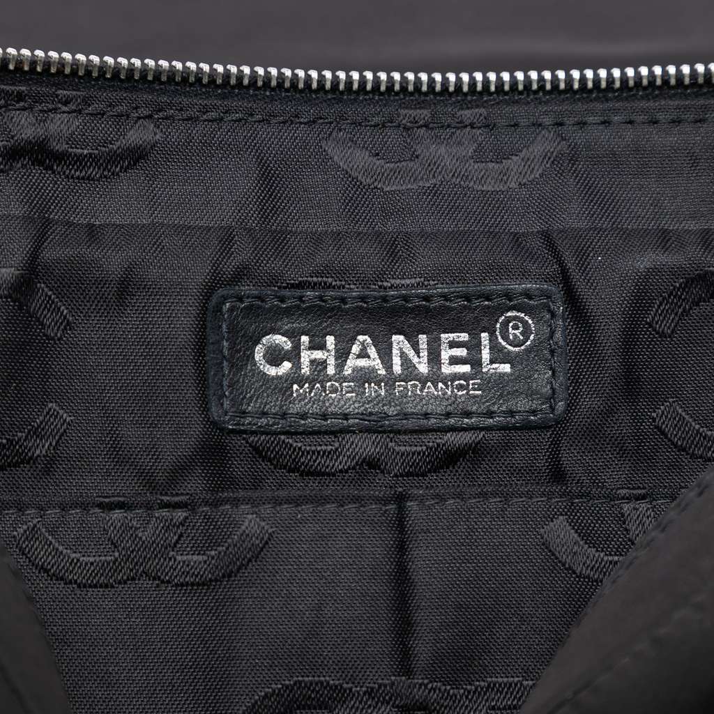 Chanel CC Chocolate Bar Nylon Flap Black Very good condition - Box View