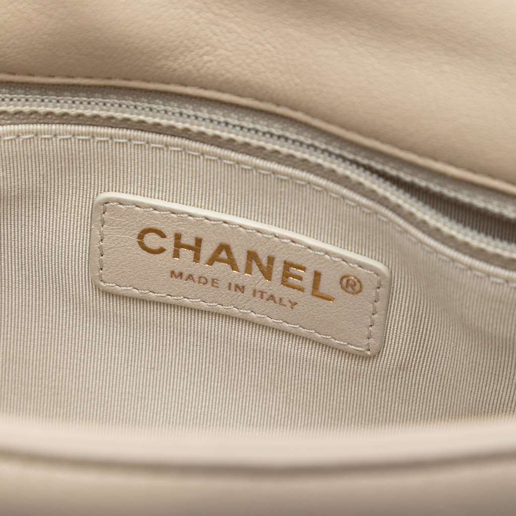 Chanel Mini Quilted Sheepskin Double Chevron Flap White Leather Very good condition - Box View