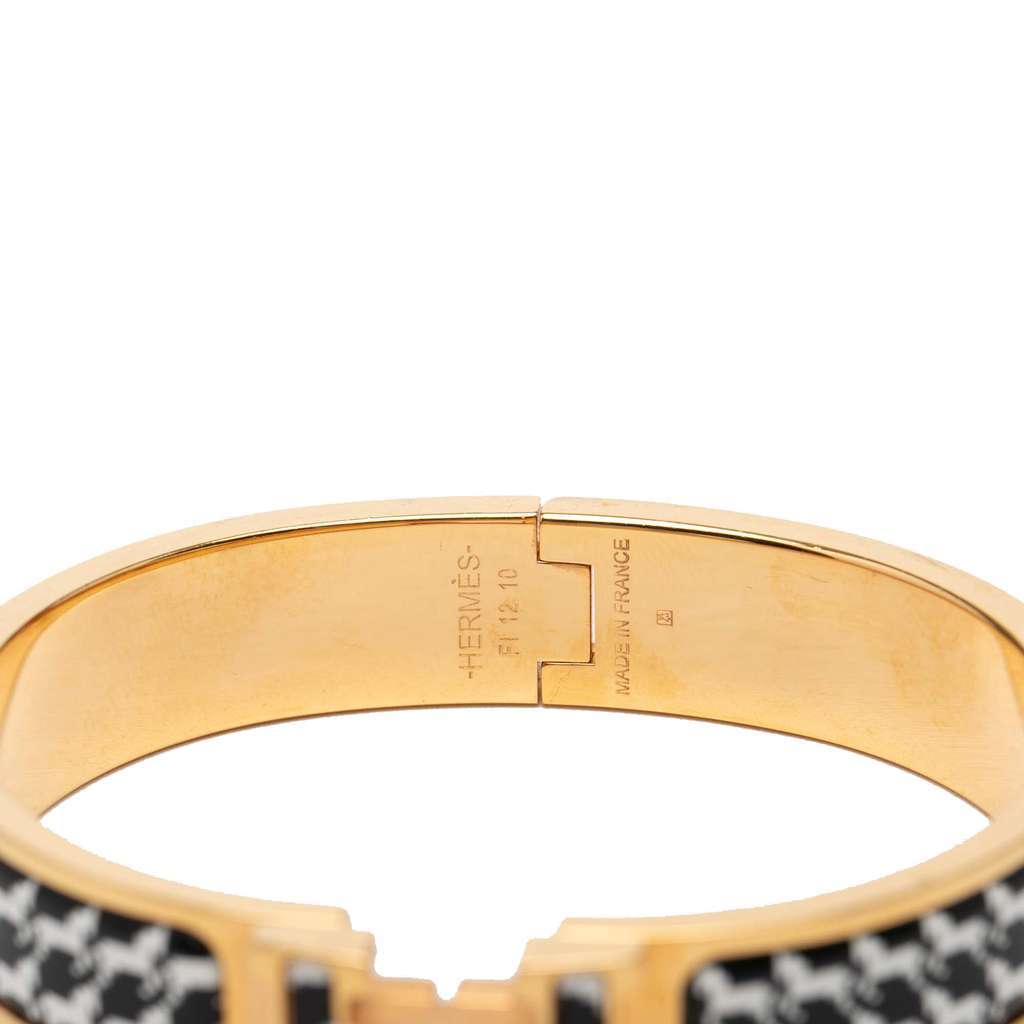 Hermès Narrow Enamel Cheval Pixel Clic H Bracelet PM Black Very good - Model View