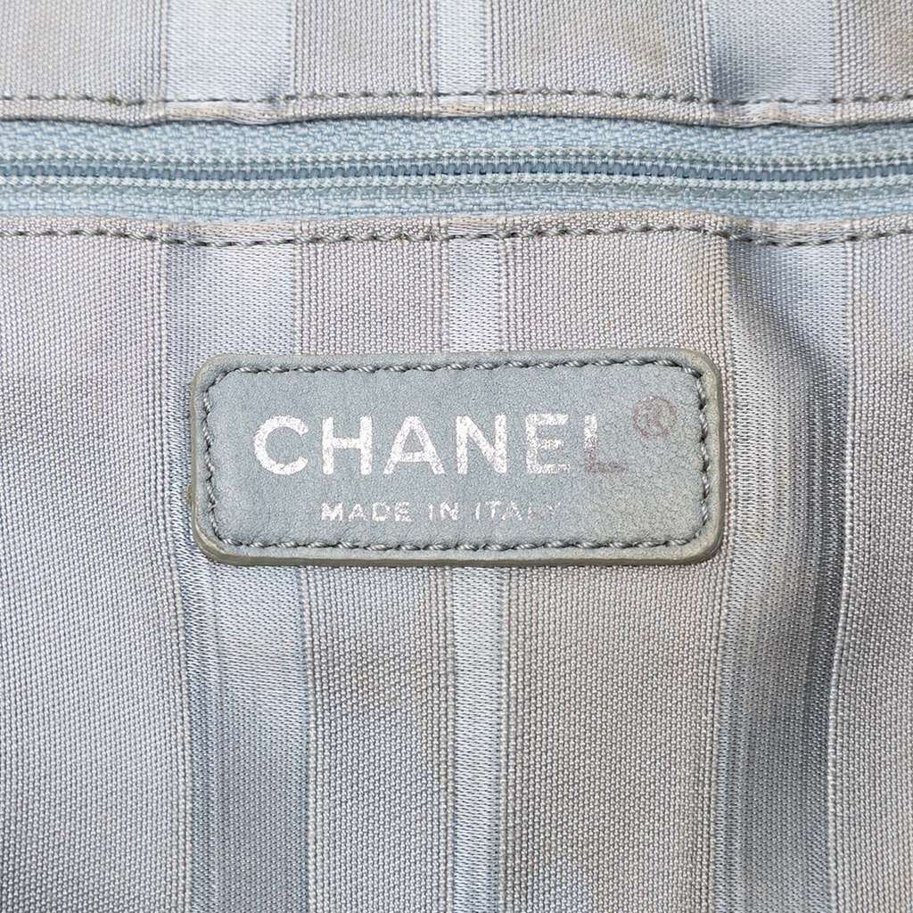 Chanel Large Denim CC Disc Bon Bon Tote Blue Denim Very good condition - Box View