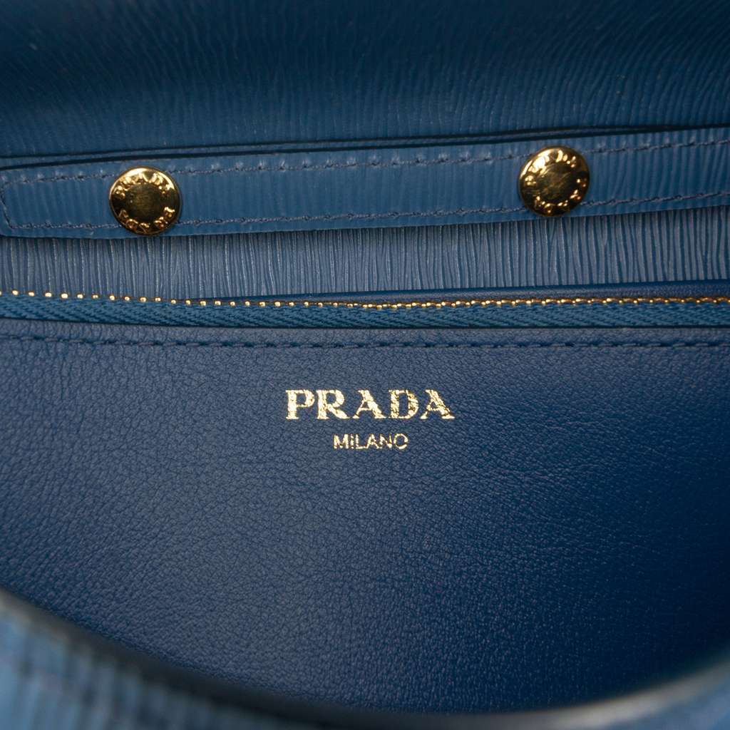Prada Saffiano Wallet On Chain Blue Leather Very good condition - Box View