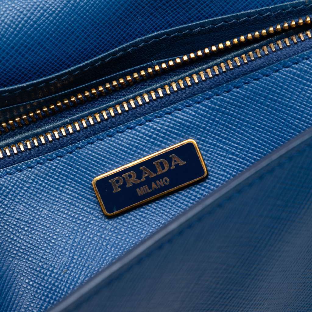 Prada Saffiano Wallet on Strap Blue Leather Very good condition - Box View