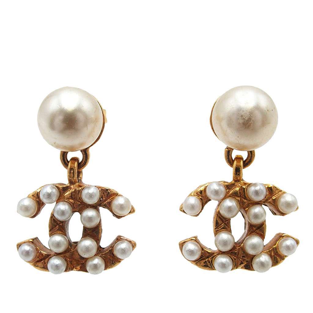 Chanel CC Gold Plated Faux Pearl Drop Push Back Earrings Gold Metal Very good condition - Front View