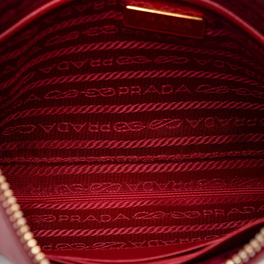 Prada Saffiano Shoulder Bag Red Leather Very good condition - Model View
