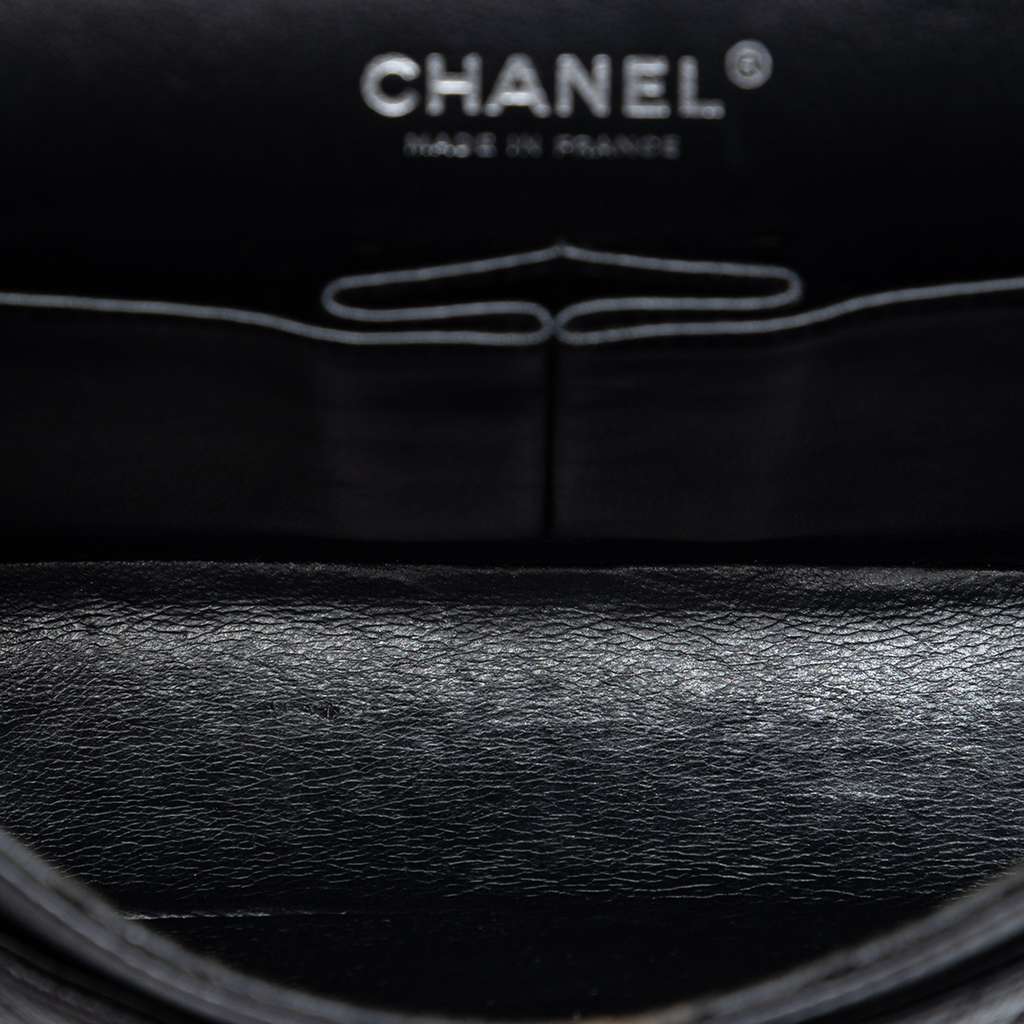 Chanel Medium Classic Caviar Double Flap Black Leather Very good - Model View