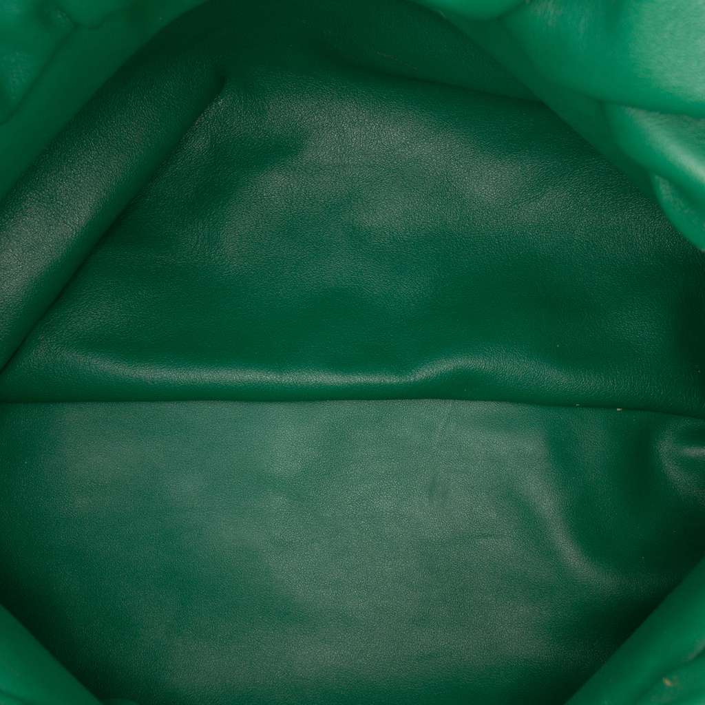 Bottega Veneta Lambskin Chain Pouch Green Leather Very good - Model View