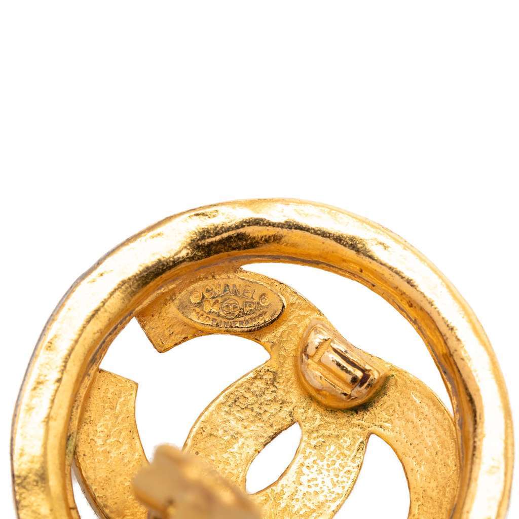 Chanel CC Gold Plated Round Clip on Earrings Gold Metal Very good - Inside View