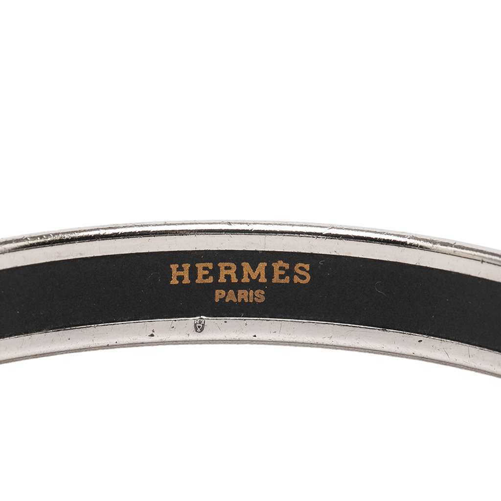 Hermès Narrow Flower Petal Enamel Bangle 62 Blue Very good - Model View