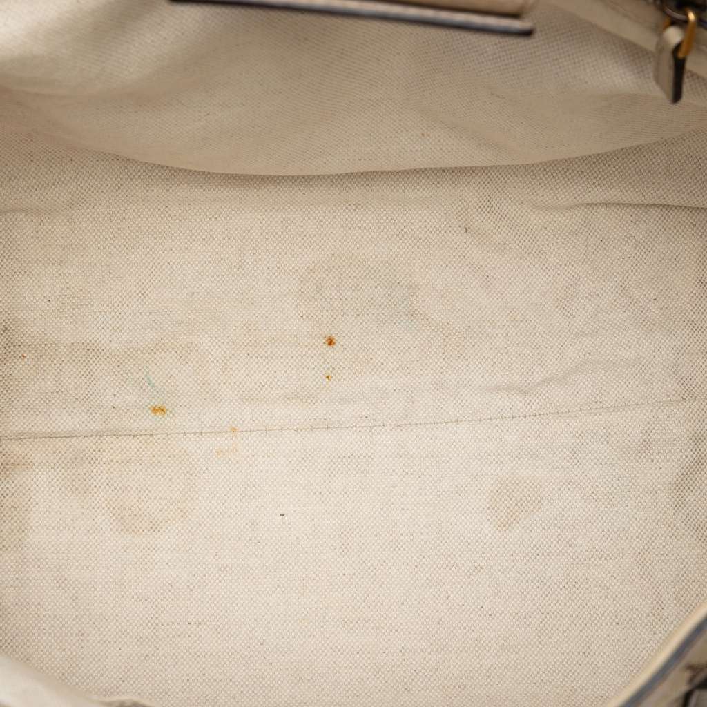 Gucci GG Canvas Miss GG Tote Beige Canvas Very good - Model View